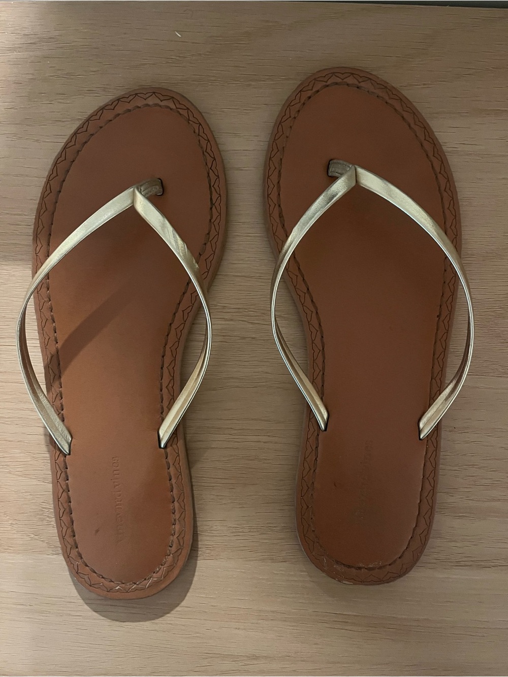 Vineyard Vines golf sandals, size 9